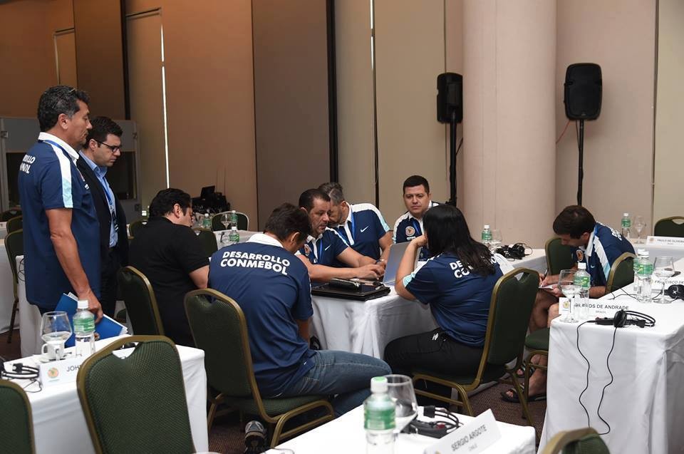 Finalizó curso de instructores CONMEBOL de Futsal y Fútbol Playa