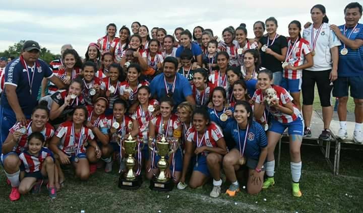 Limpeño: copero y campeón del Clausura